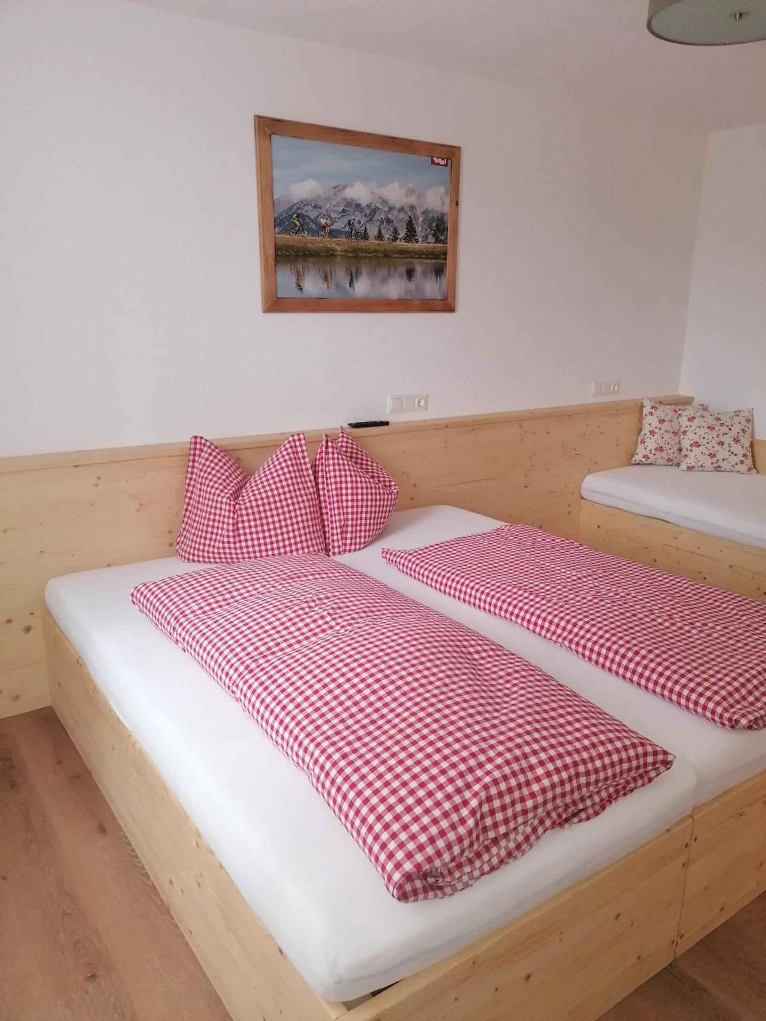 Zachhof Lägenhet Ellbögen Exteriör bild